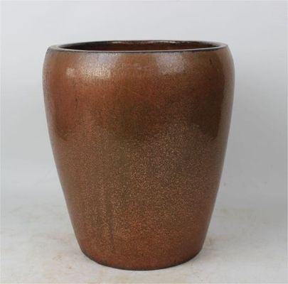Panela de cerâmica esmaltada ao ar livre em forma redonda em fogo alto